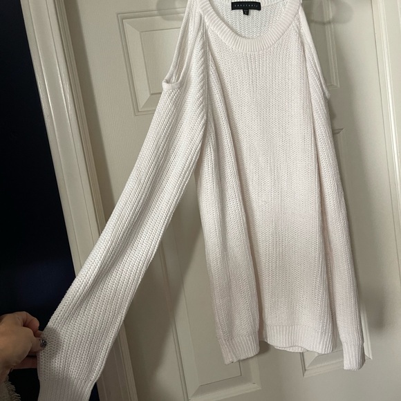 Cold shoulder sweater - Picture 2 of 3